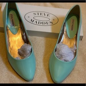 STEVE MADDEN IBIZA FLATS in Mint Green